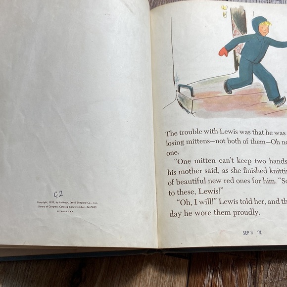 One Mitten Lewis by Helen Kay Vintage Hard Cover Book - Picture 5 of 13